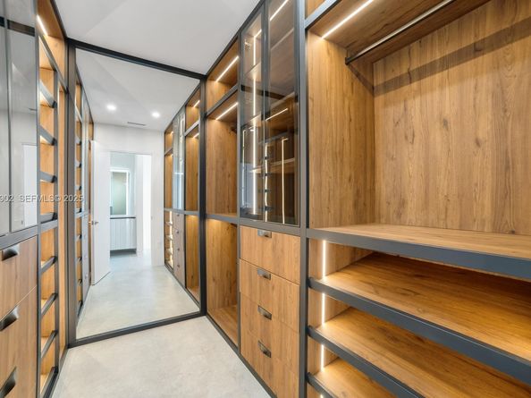 2610 SW 17th St, Miami FL 33145