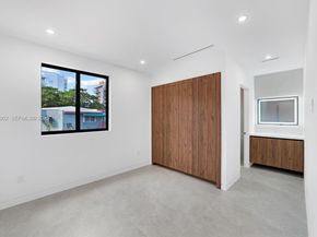 2610 SW 17th St, Miami FL 33145