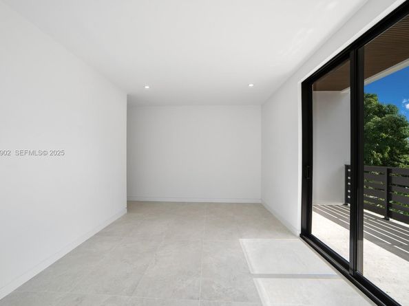 2610 SW 17th St, Miami FL 33145