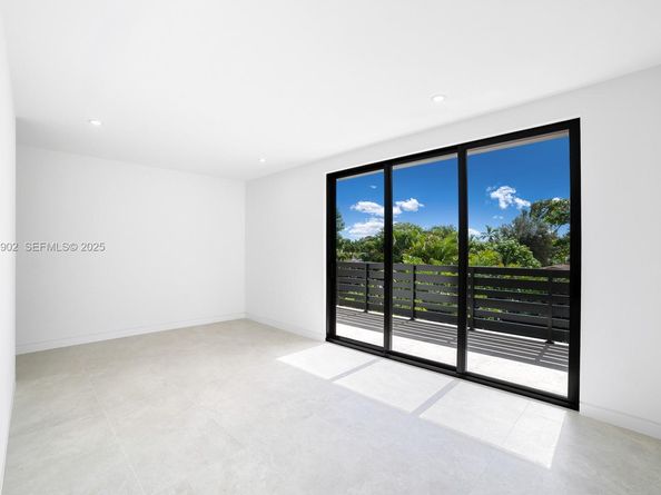 2610 SW 17th St, Miami FL 33145