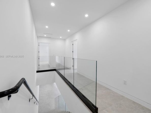 2610 SW 17th St, Miami FL 33145