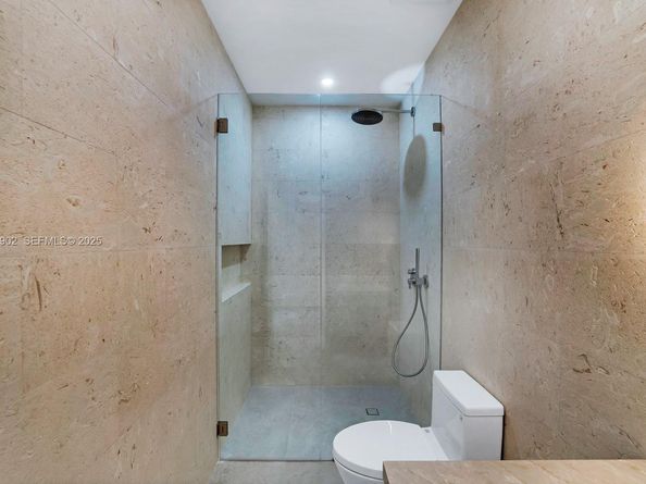 2610 SW 17th St, Miami FL 33145