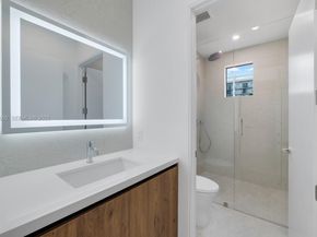 2610 SW 17th St, Miami FL 33145