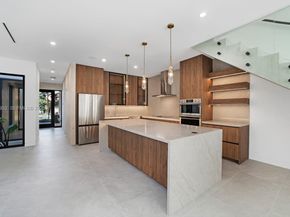 2610 SW 17th St, Miami FL 33145