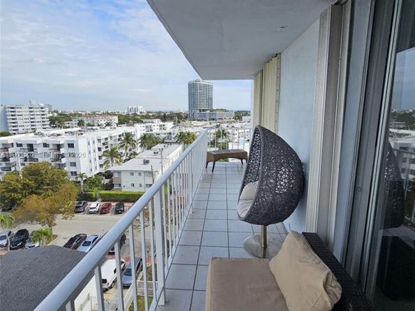 6900 Bay Dr 8J, Miami Beach FL 33141