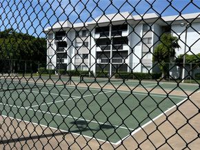 711 N Pine Island Rd 211, Plantation FL 33324