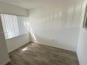 711 N Pine Island Rd 211, Plantation FL 33324