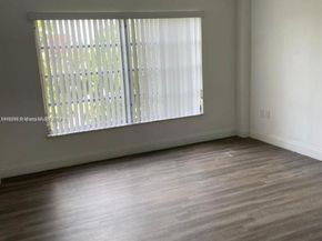 4164 Inverrary Dr 301, Lauderhill FL 33319