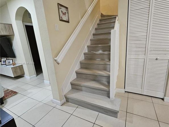 9572 SW 169th Pl, Miami FL 33196