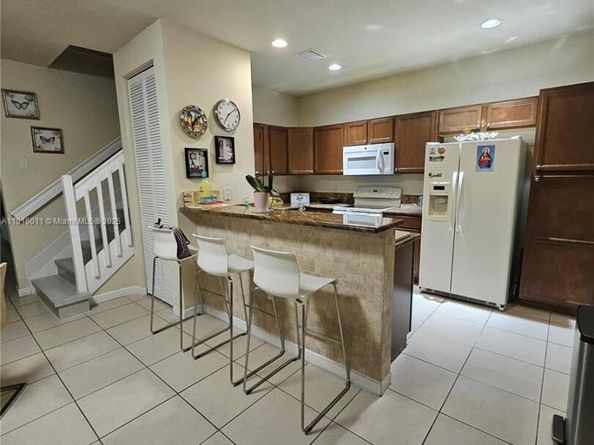 9572 SW 169th Pl, Miami FL 33196