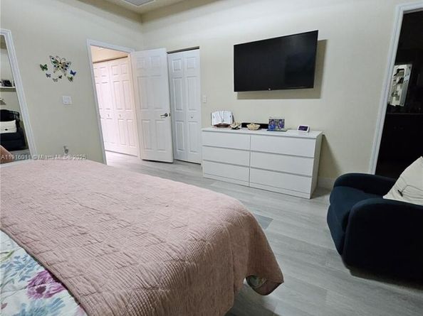 9572 SW 169th Pl, Miami FL 33196