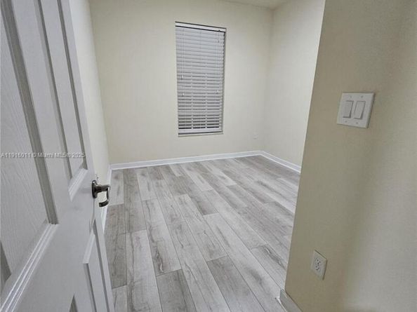 9572 SW 169th Pl, Miami FL 33196