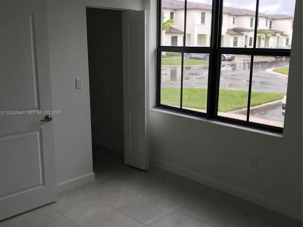 12989 SW 233rd Ter 12989, Miami FL 33032