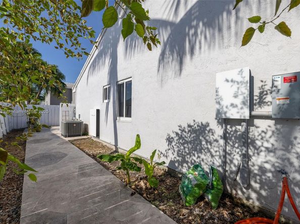 11500 SW 60th Ter, Miami FL 33173