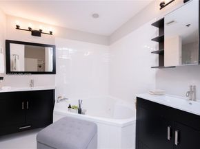 9725 NW 52nd St 215, Doral FL 33178