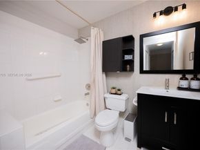 9725 NW 52nd St 215, Doral FL 33178