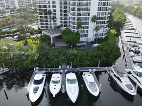 3500 Mystic Pointe Dr 401, Aventura FL 33180