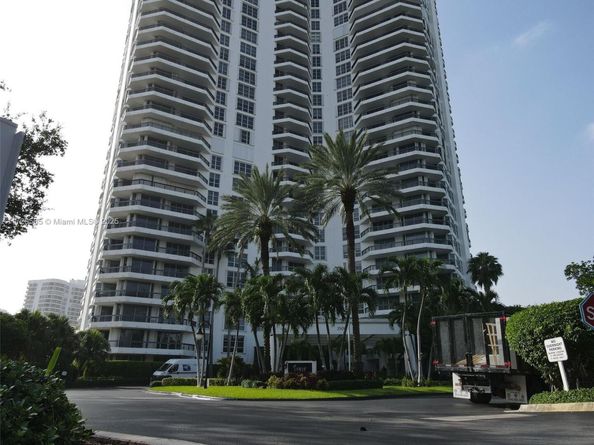 3500 Mystic Pointe Dr 401, Aventura FL 33180