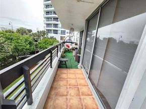 3500 Mystic Pointe Dr 401, Aventura FL 33180