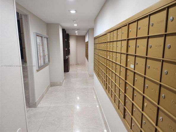 3500 Mystic Pointe Dr 401, Aventura FL 33180