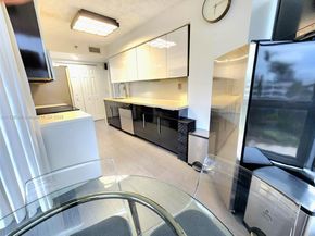 3500 Mystic Pointe Dr 401, Aventura FL 33180