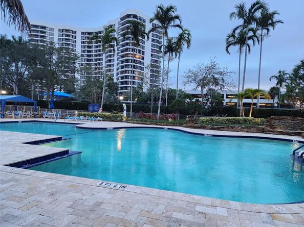 3500 Mystic Pointe Dr 401, Aventura FL 33180