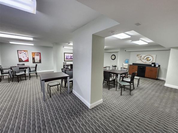 3500 Mystic Pointe Dr 401, Aventura FL 33180