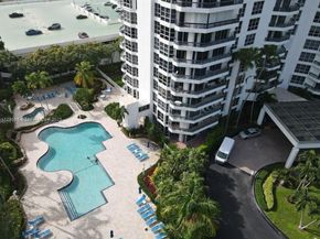 3500 Mystic Pointe Dr 401, Aventura FL 33180