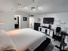 3500 Mystic Pointe Dr 401, Aventura FL 33180