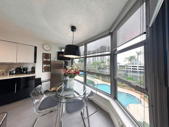 3500 Mystic Pointe Dr 401, Aventura FL 33180