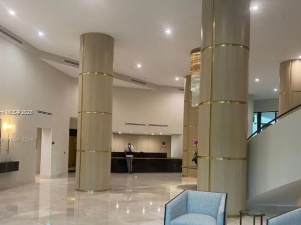 3500 Mystic Pointe Dr 401, Aventura FL 33180
