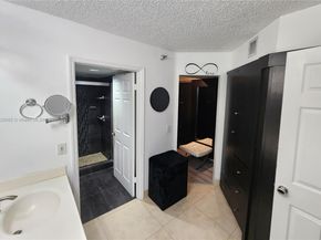 3500 Mystic Pointe Dr 401, Aventura FL 33180