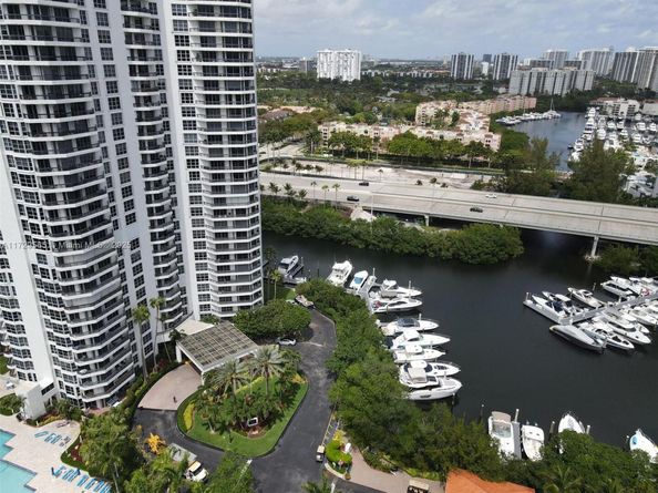3500 Mystic Pointe Dr 401, Aventura FL 33180