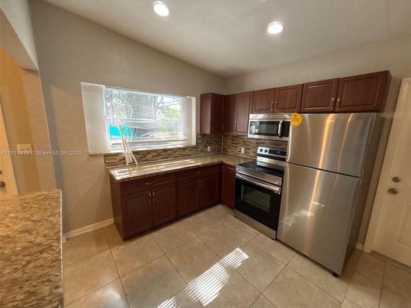 501 Carolina Ave, Fort Lauderdale FL 33312
