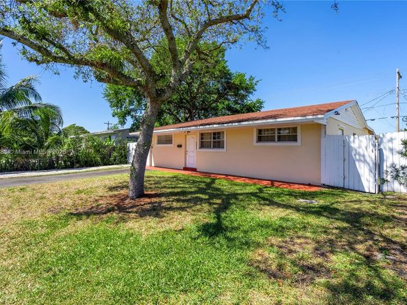 6441 Allen St, Hollywood FL 33024