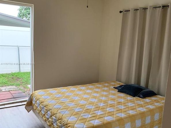 6441 Allen St, Hollywood FL 33024