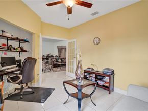 1485 W Lacosta Dr W, Pembroke Pines FL 33027