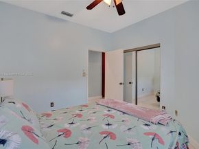 1485 W Lacosta Dr W, Pembroke Pines FL 33027