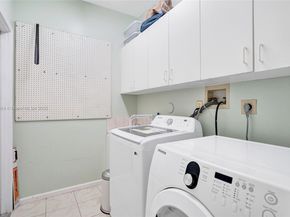 1485 W Lacosta Dr W, Pembroke Pines FL 33027