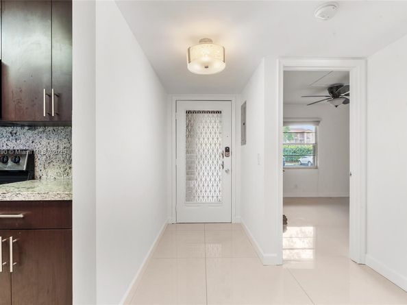 12501 SW 14th St 108R, Pembroke Pines FL 33027