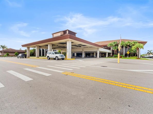 12501 SW 14th St 108R, Pembroke Pines FL 33027