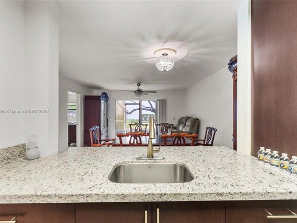 12501 SW 14th St 108R, Pembroke Pines FL 33027