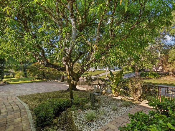 17625 SW 91st Ave., Palmetto Bay FL 33157