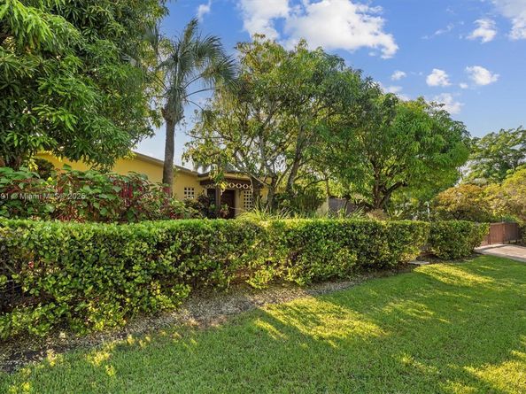 17625 SW 91st Ave., Palmetto Bay FL 33157