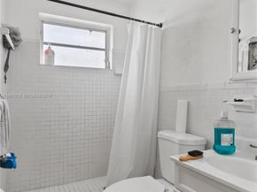 53 NW 169th St, North Miami Beach FL 33169