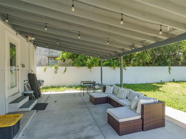 421 NW 44th St, Miami FL 33127