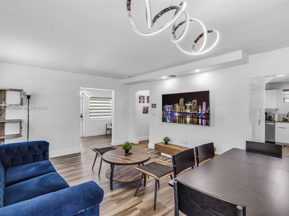 421 NW 44th St, Miami FL 33127
