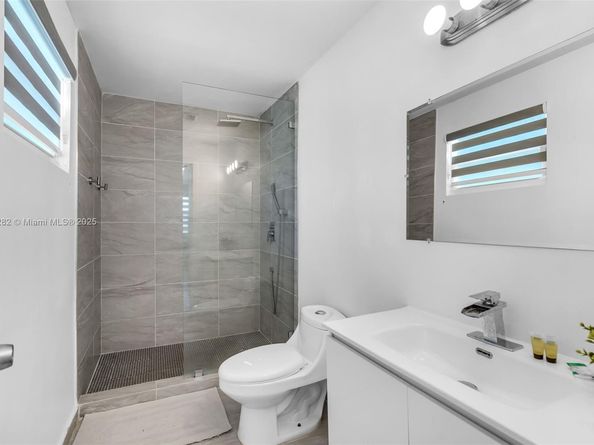 421 NW 44th St, Miami FL 33127