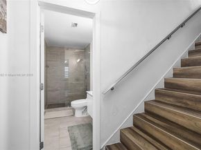 421 NW 44th St, Miami FL 33127