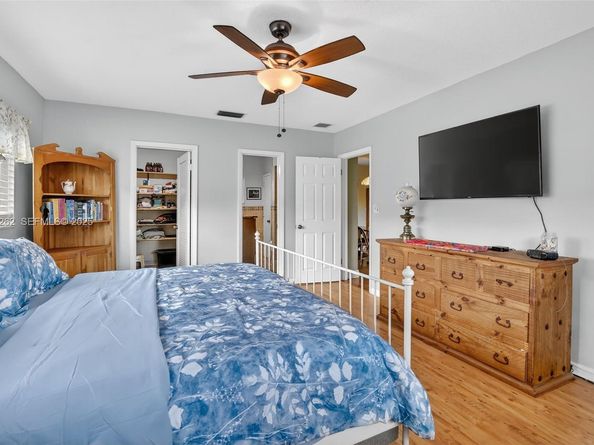 431 Vicksburg Ter, Plantation FL 33325